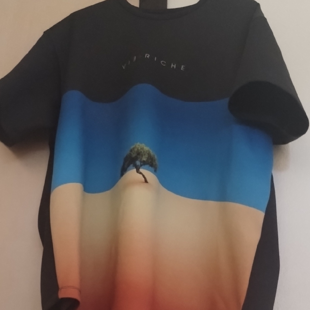 Black and Blue Jersey with Gradient Design